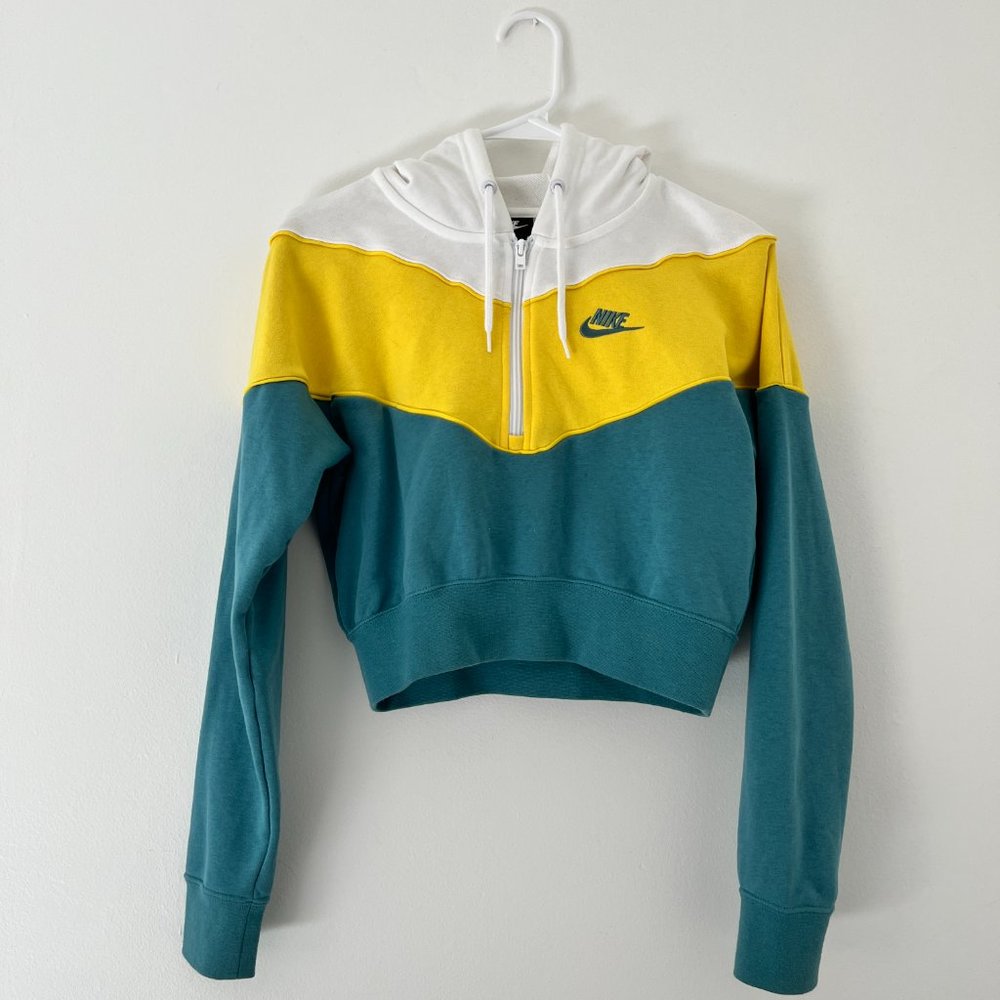 SOLD Nike Women's Sportswear Heritage Half-Zip Crop Hoodie Size XS